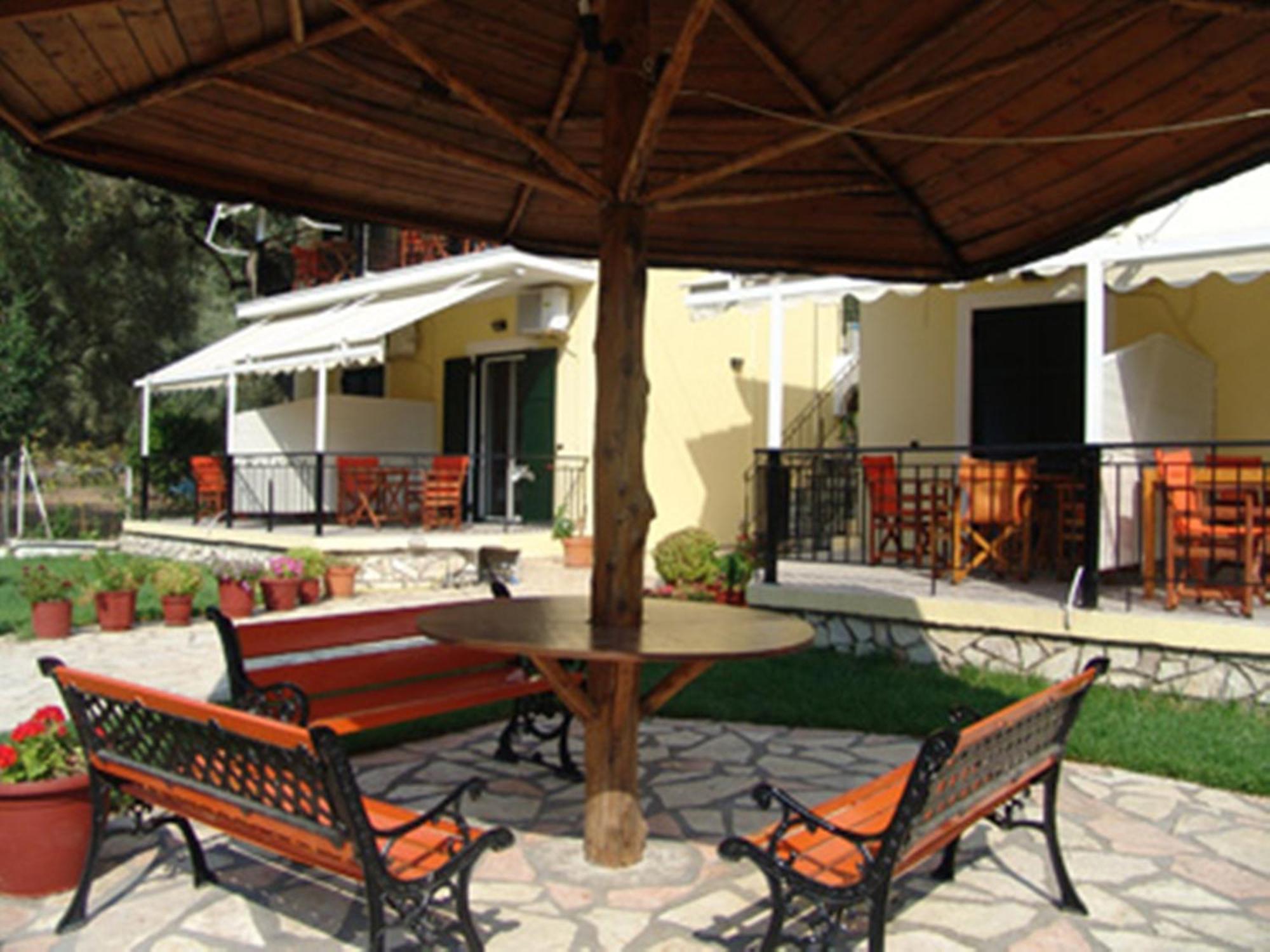Natasa Studios Mikros Gialos Exterior photo