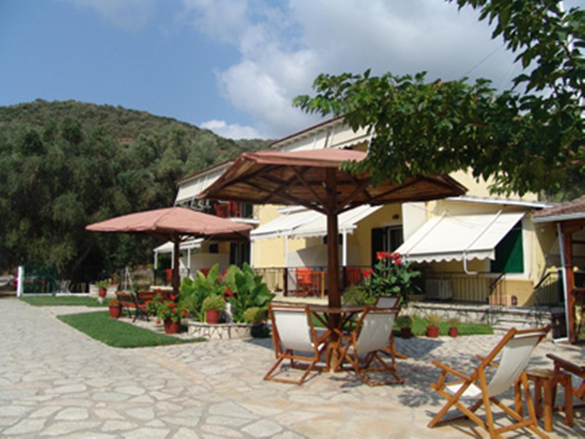 Natasa Studios Mikros Gialos Exterior photo